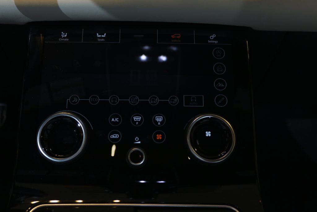 Jaguarforums.com Jaguarforums Jaguar Land Rover Velar 2018 Details Info Hollywood Unveil Los Angeles