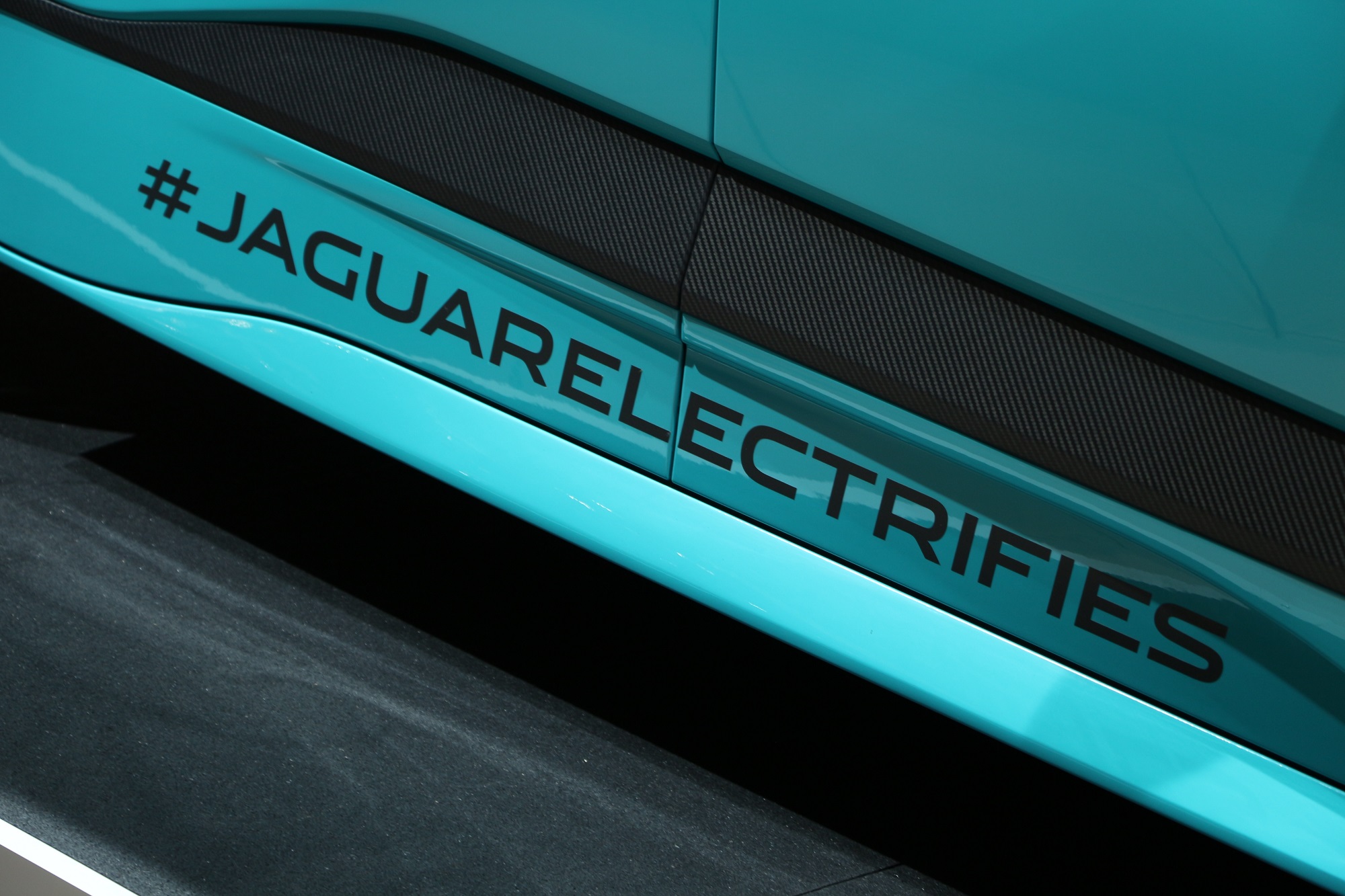 Jaguarforums.com 2018 2017 Jaguar I-PACE EV LA Los Angeles Auto Show Hybrid Electric eTrophy Race Car I-TYPE FIA Formula E