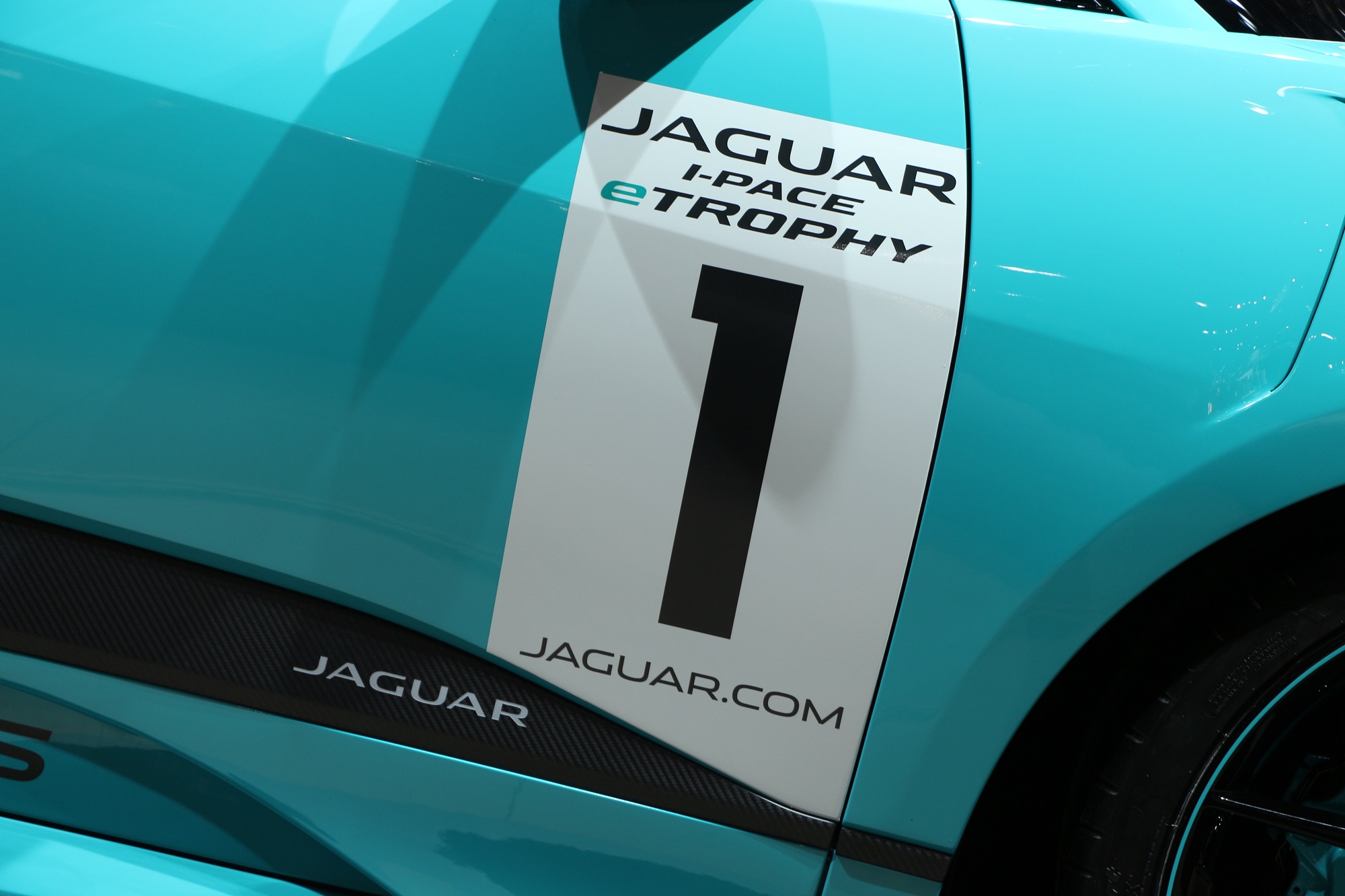 Jaguarforums.com 2018 2017 Jaguar I-PACE EV LA Los Angeles Auto Show Hybrid Electric eTrophy Race Car I-TYPE FIA Formula E