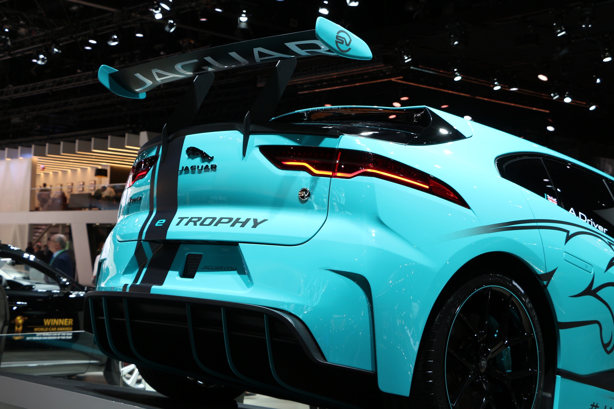 Jaguarforums.com 2018 2017 Jaguar I-PACE EV LA Los Angeles Auto Show Hybrid Electric eTrophy Race Car I-TYPE FIA Formula E