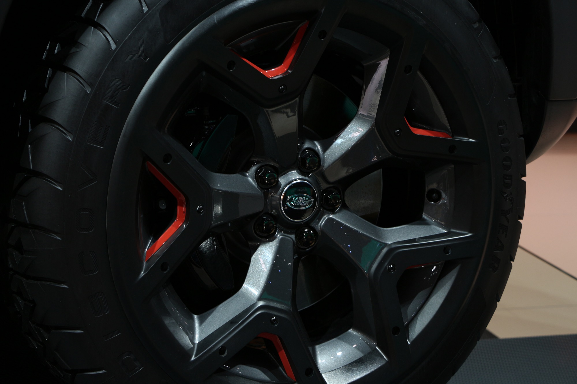 Jaguarforums.com Land Rover Range Rover SVR Sport SVX SVAutobiography LA L.A. Los Angeles Auto Show 2017 2018 Discovery Evoque Velar