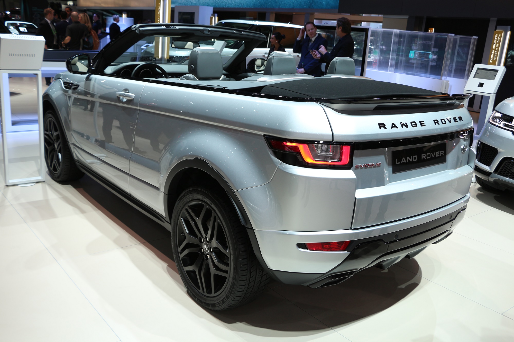 Jaguarforums.com Land Rover Range Rover SVR Sport SVX SVAutobiography LA L.A. Los Angeles Auto Show 2017 2018 Discovery Evoque Velar