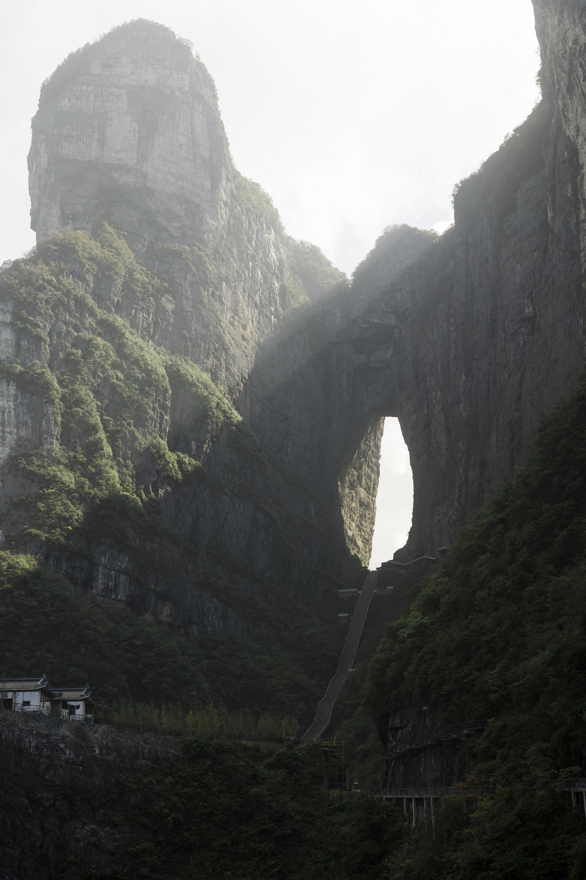 Jaguarforums.com Land Rover Range Rover Sport Dragon Challenge Hunan Heaven's Gate 999 Steps Ho-Pin Tung