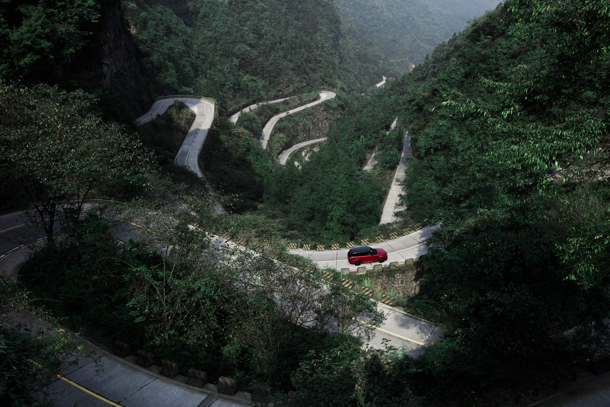 Jaguarforums.com Land Rover Range Rover Sport Dragon Challenge Hunan Heaven's Gate 999 Steps Ho-Pin Tung