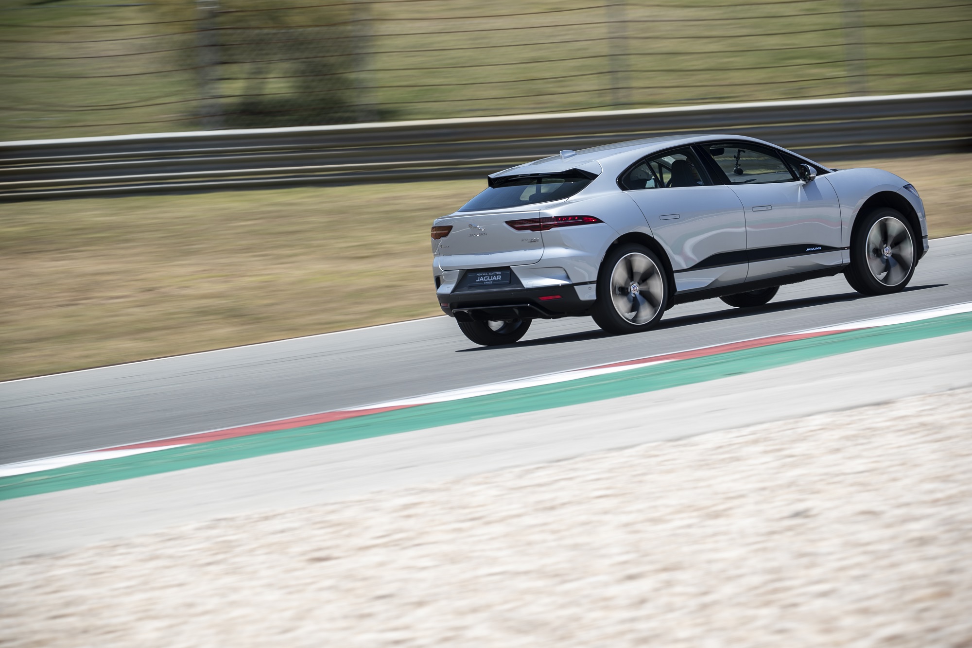 Jaguarforums.com 2018 2019 Jaguar I-PACE EV Electric Vehicle Review News Drive