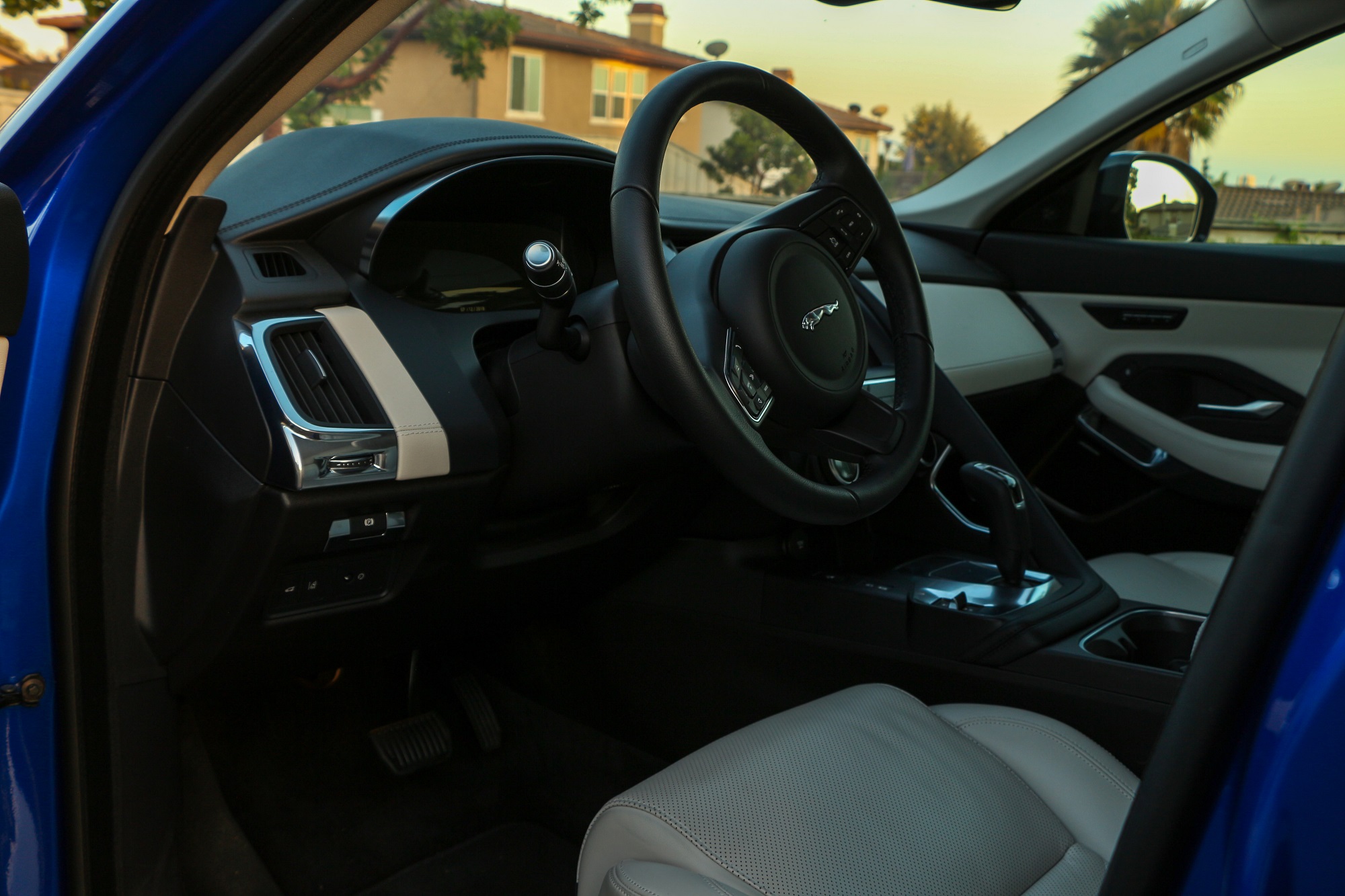 Jaguarforums.com 2018 2019 Jaguar E-PACE SE P250 AWD Review Drive Opinion Interior Exterior