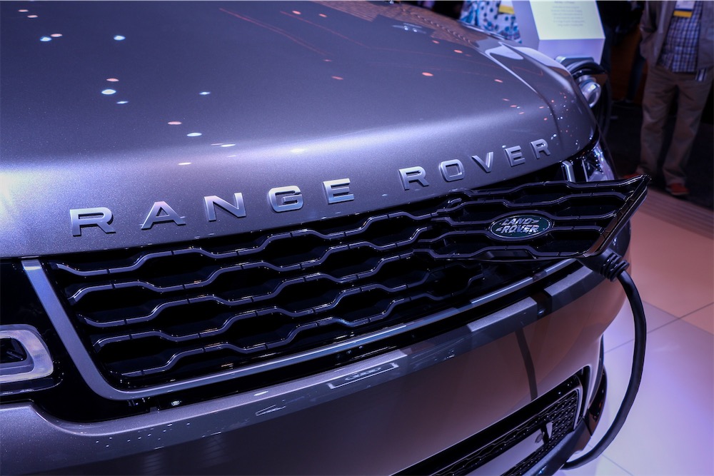 Range Rover P400e plug-in hybrid (PHEV).