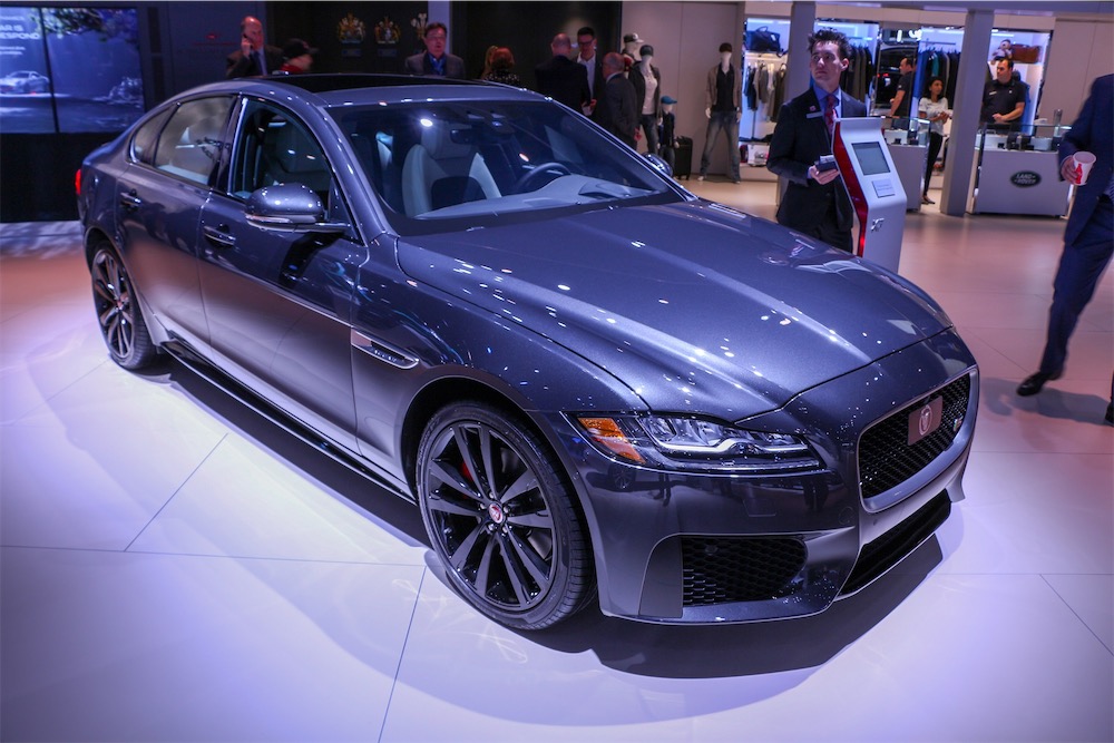 Jaguar XE.