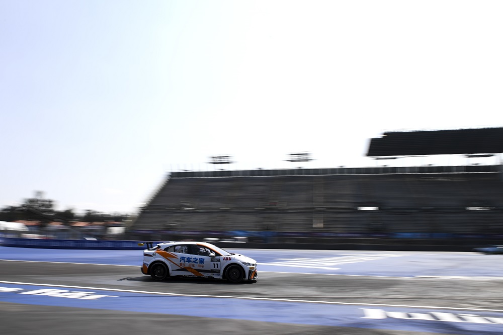 Katherine Legge Wins Jaguar I-PACE eTROPHY Mexico City 2019 FIA Formula E Race Jaguarforums.com