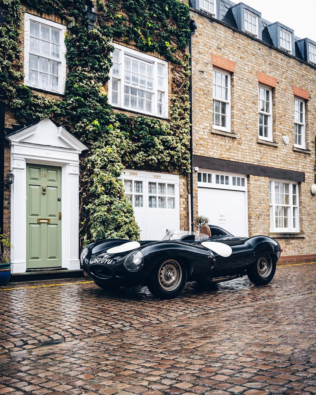 Real Jaguar D-Type on the Streets of London!