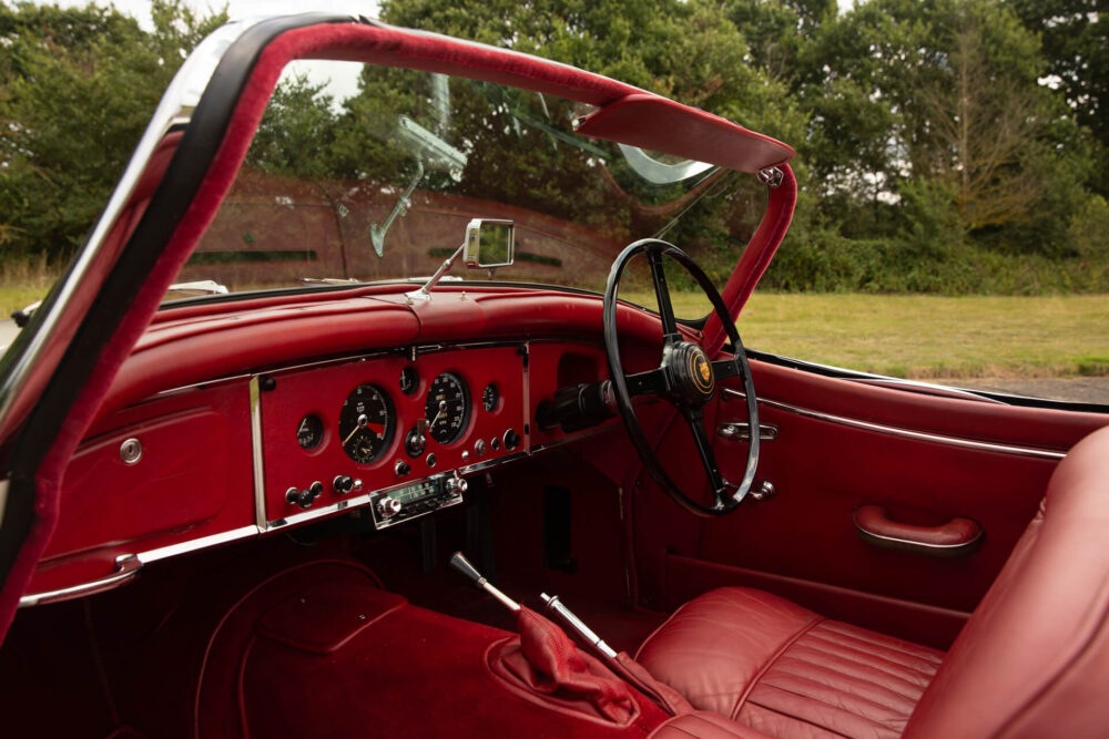 1960 Jaguar XK150 S 3.8 Roadster interior