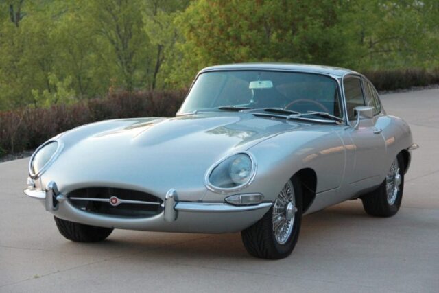 Jaguar E-Type restomod front