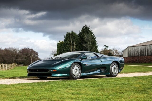 Jaguar XJ220