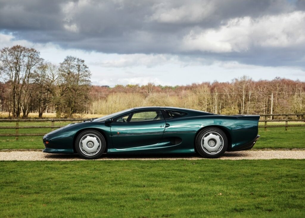 Jaguar XJ220
