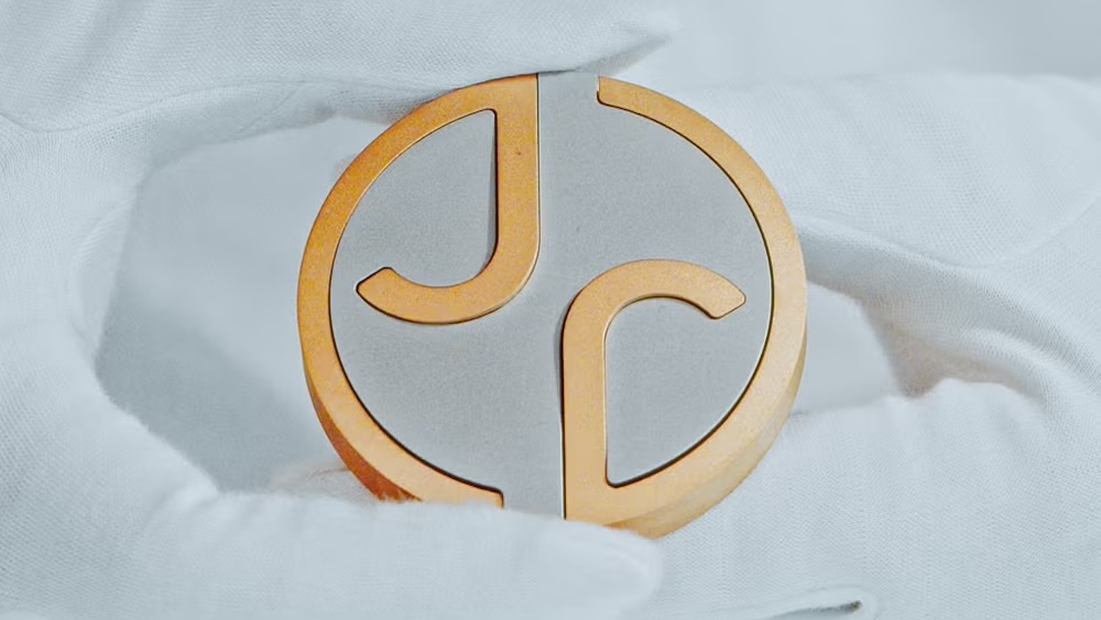 new Jaguar emblem / badge